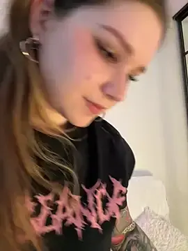 Stripchat Watch Live Sex Cams of PumaShyXD