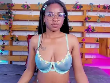 Stripchat Adult Webcam of TaraEvanns