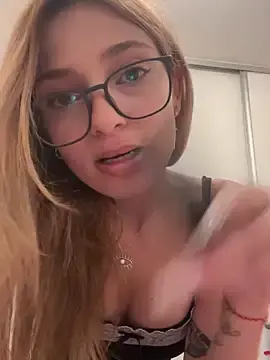 Stripchat Live Sex of paulinee2006