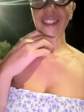 Stripchat Live Sex Cam of JasmineNoir2