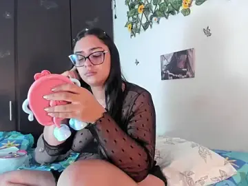 Stripchat Live Sex Cam of mensia_hernandz
