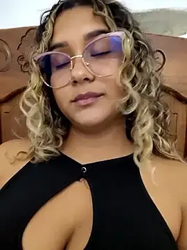 Stripchat Watch Live Sex Cams of BrendaGirs