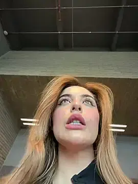 Stripchat Best Webcam of Alirawrz