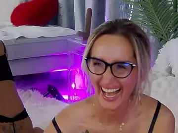 Stripchat Free Porn Cam of IsabelleEthan