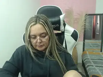 Stripchat Free Porn Cam of samy_vsn