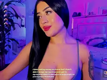 Stripchat Nude Webcam of lucianaroy