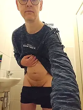 Stripchat Free Live Porn of Hectorthyssen1