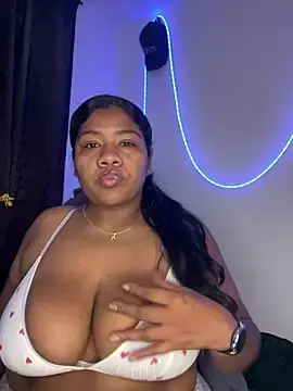 Stripchat Best Webcam of paola091