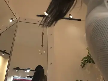 Stripchat Live Sex Cam of Sofhia_cruz