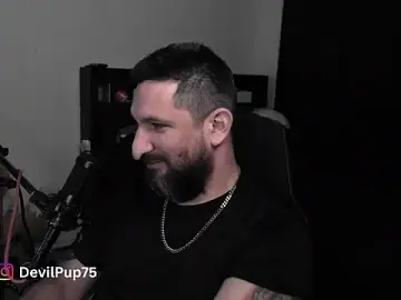 Stripchat Live Sex Cam of DevilPup75_