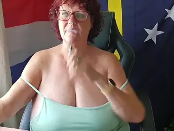 Stripchat Free Porn Cam of GrandJo69