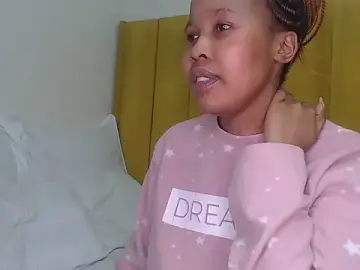 Stripchat Live Porn of Bella_2025