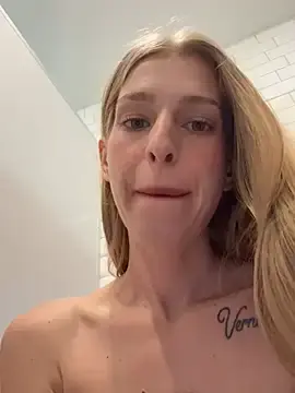 Stripchat Adult Video Chat of kira_mia