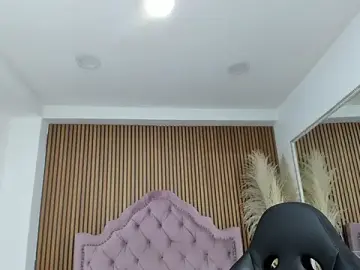 Stripchat Nude Webcam of nahomyrusell