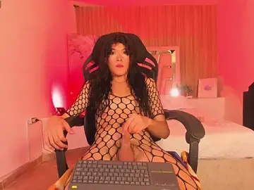 Stripchat Free Porn Cam of nahomyrusell