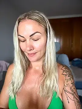 Stripchat Watch Live Sex Cams of NastyMilf_