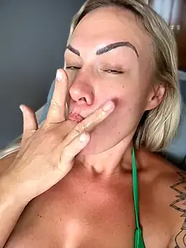 Stripchat Free Live Porn of NastyMilf_