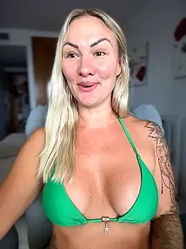 Stripchat Sex Cam of NastyMilf_