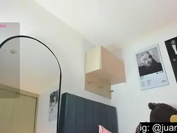 Stripchat Live Sex of hollyprincess_2