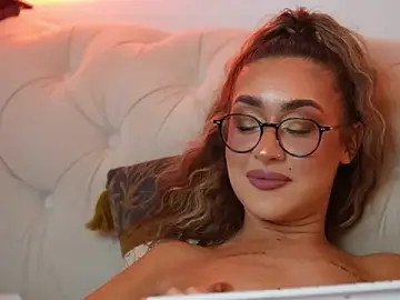 Stripchat Free Porn Cam of AileenKiss
