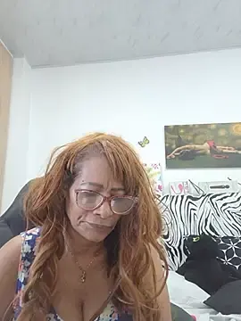 Stripchat Free Live Porn of BustyMilf_