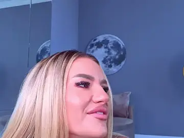 Stripchat Live Sex Cam of SpoilM3Mor3