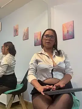 Stripchat Sex Cam of SophiaQueens
