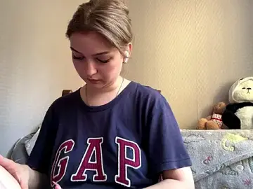 Stripchat Live Sex Cam of CloudyFoxy