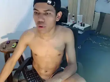 Stripchat Sex Cam of DaviidBuckx_