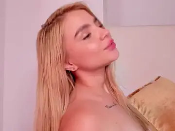 Stripchat Sex Cam of Sofi_glow
