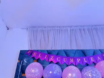Stripchat Live Sex Cam of Zoe_Vg
