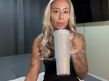 Stripchat Best live sex cam show of CoCo-Queen