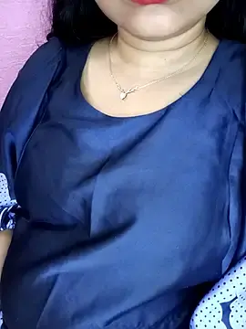 Stripchat Free Porn Cam of o_yes_bhabhi