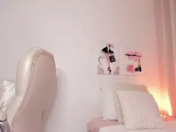 Stripchat Live Sex Cam of ReynaLuxe