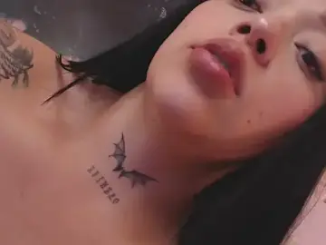 Stripchat Live Sex of ViolettaHotLatin_