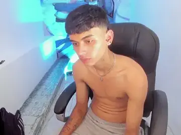 Stripchat Sex Cam of Tyger_Boyy