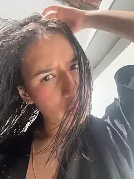 Stripchat Free Porn Cam of LilyRossi_