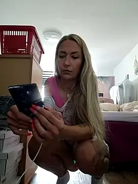 Stripchat Watch Live Sex Cams of -Jeany-