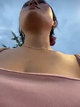 Stripchat Live Sex of Yolanda9