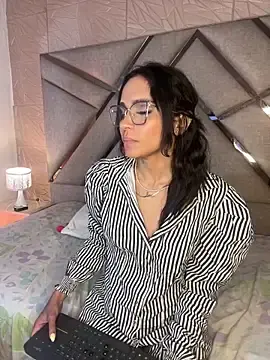 Stripchat Live Sex Cam of sophie_pariss