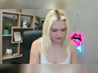 Xlovecam Adult Webcams of SweetLilyy