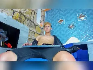 Xlovecam Free Porn Cam of EthanWolff