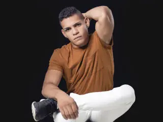Xlovecam Adult Webcam of LoganVelasco