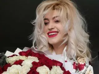 Xlovecam Live Sex Cam of ElizabethRaegan