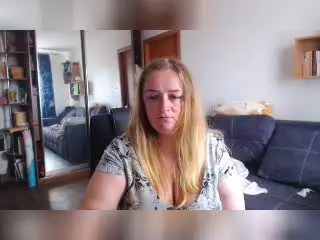 Xlovecam Private Sex Chat of OhMollyHoney