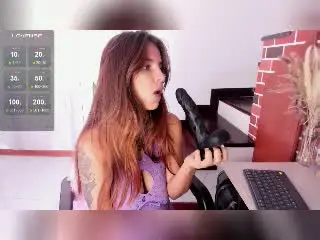 Xlovecam Free Live Porn of MiaCrossing