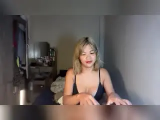 Xlovecam Nude Webcam of YourBestGirlX