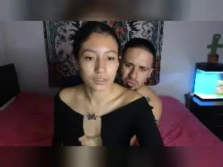 Xlovecam Sex Cam of SophiaAndTony
