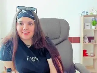 Xlovecam Free Live Porn of DouceLouise
