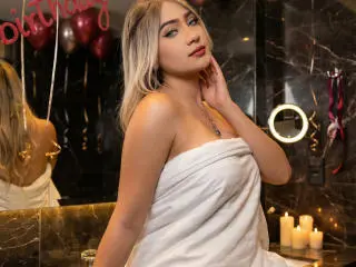 Xlovecam Live Sex Cam of VictoriiaGrey